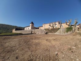 Propriété avec le cachet de l'ancien SAINT ETIENNE LA VARENNE