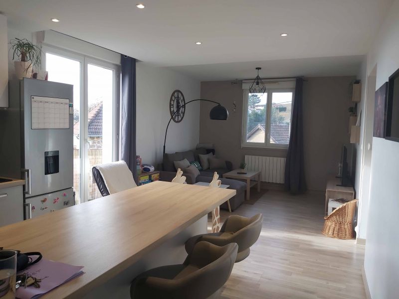 Appartement avec Balcon / Excellent Etat / Vue Dégagée FLEURIE