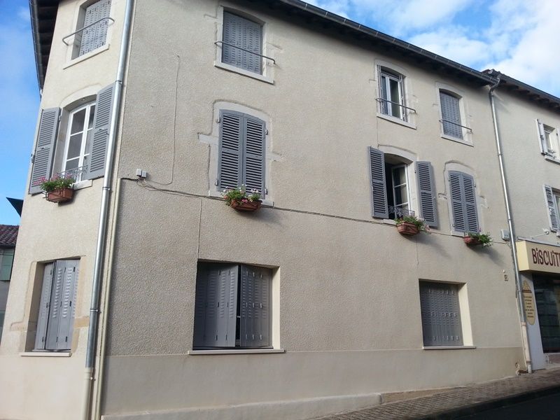Spacieux appartement avec Loggia FLEURIE