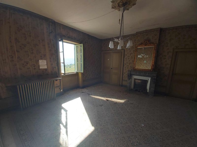 Propriété avec le cachet de l'ancien SAINT ETIENNE LA VARENNE