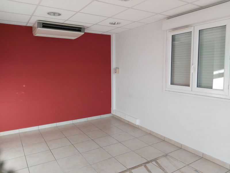 Professionnel commercial hab... VILLIE MORGON